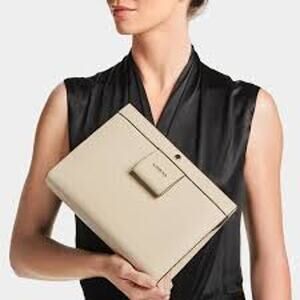 Livana - PerfectTemp™ Traveler Makeup Case - Insulated Cosmetic Bag (Ivory)